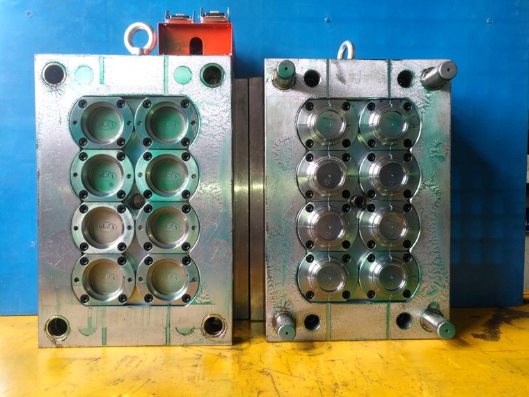 Bottle cap mould 413