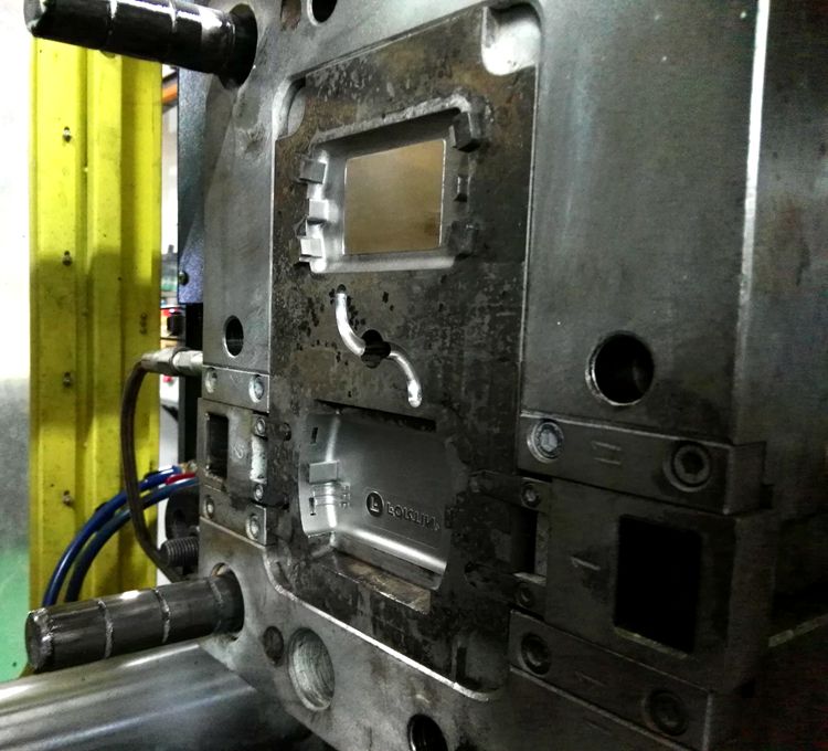 Injection mould